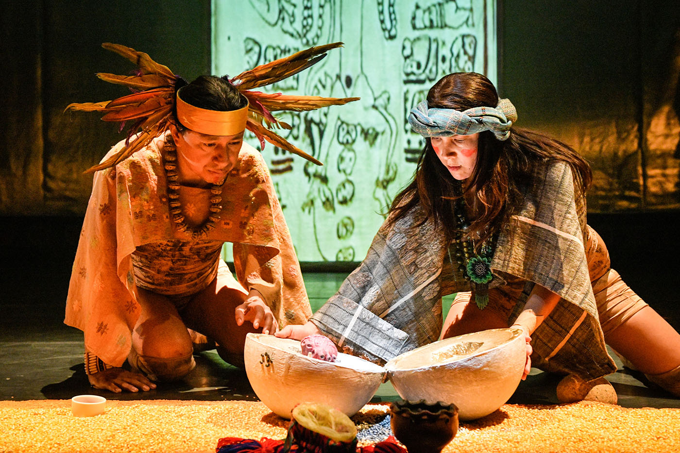 Productions Ondinnok, TLAKENTLI, spectacle danse-théâtre autochtone, mise en scène de Yves Sioui Durand